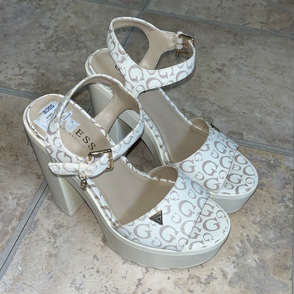 Heels - Picture 3 of 3